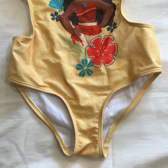 Moana Swimsuit For Girls (Disney Brand) Size 6. - Picture 3 of 5